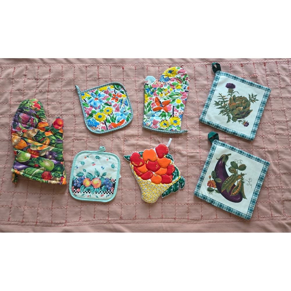 Vintage Kitchen Pot Holder and Oven Mitt Lot 7pc Floral Fruit Vegetable Quilted